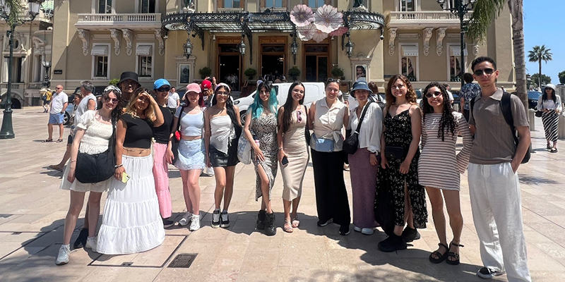 Noticia - Internacionalización sin fronteras: la experiencia global del estudiante de Lenguas Modernas ECCI