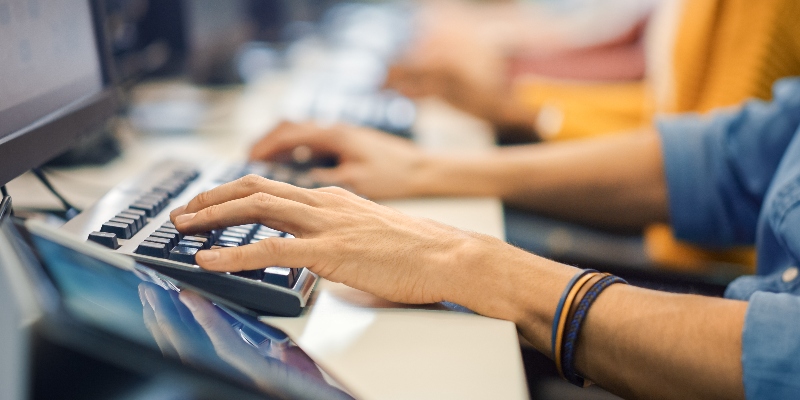 Universidad ECCI fortalece el acceso a herramientas tecnológicas para estudiantes